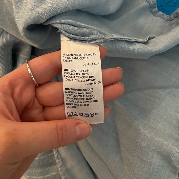 🖤💙CHICOS Striped Denim Bell-Sleeve Top 💙🖤 - Picture 4 of 5